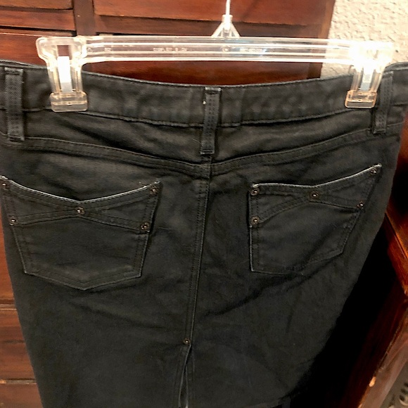 Marc by Marc Jacobs, size 4, blk, coated denim pencil skit - Picture 2 of 8